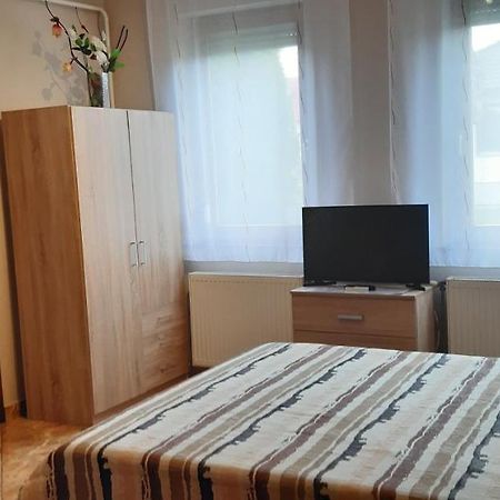 Flora Apartman غيولا المظهر الخارجي الصورة
