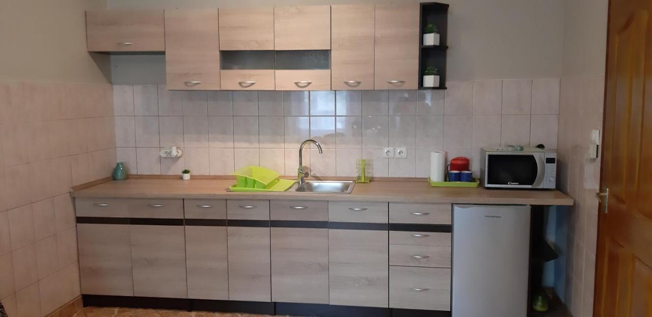 Flora Apartman غيولا المظهر الخارجي الصورة