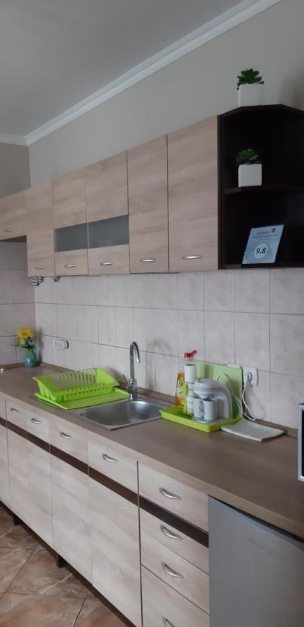 Flora Apartman غيولا المظهر الخارجي الصورة
