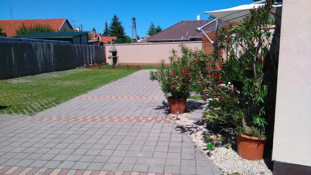 Flora Apartman غيولا المظهر الخارجي الصورة
